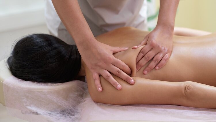 Ayuda a tu cuerpo con los masajes adecuados para descargar tensiones