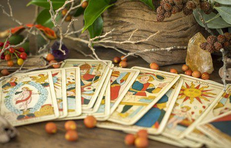 El Tarot adivina el pasado, presente y futuro con las cartas