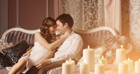 Las velas sirven para realizar rituales que mejoren la fertilidad en la pareja