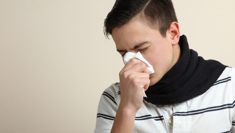 Los cambios de temperatura pueden causar catarros y alergias bastante incómodas 