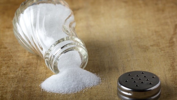 La sal en la mesa es una de las supersticiones más extendidas