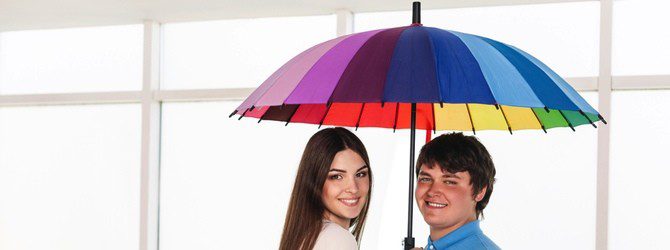 Supersticiones: ¿Trae mala suerte abrir un paraguas en un sitio cerrado?