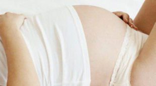 Ritual para quedarse embarazada: cuarzo, romero y una bolsa de cuero